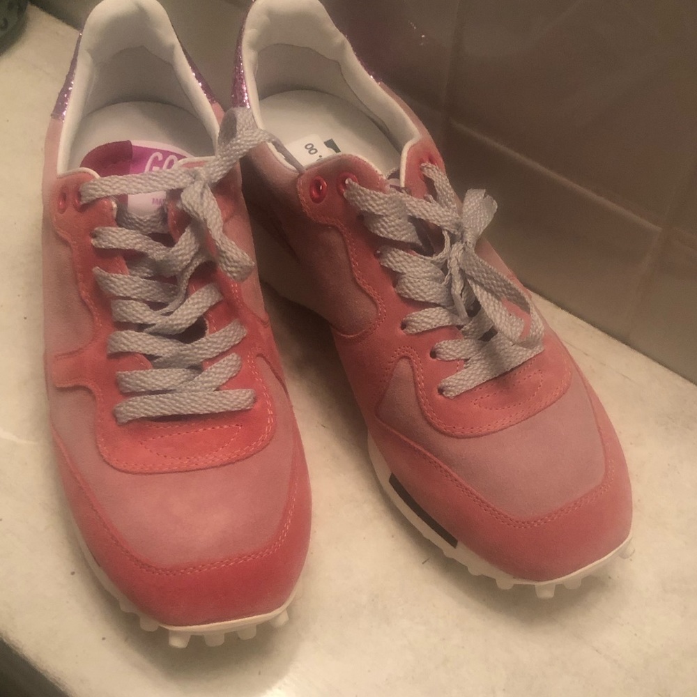 NWOT golden Goose Starlight Sneakers